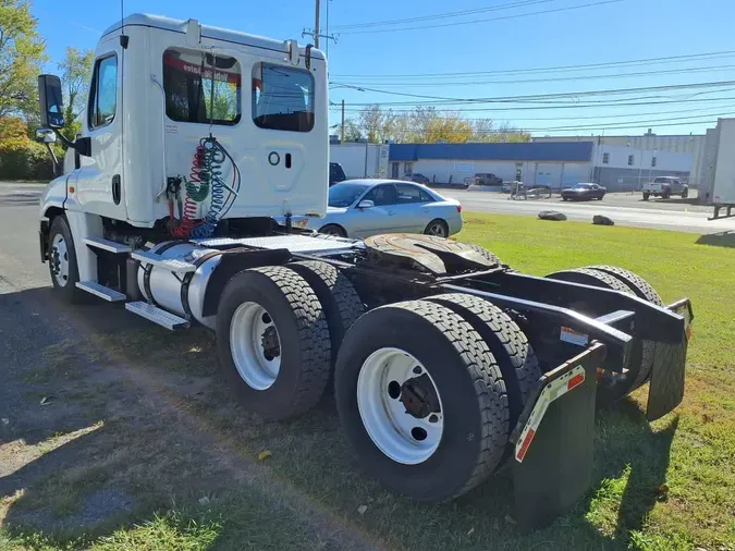 2019 FREIGHTLINER/MERCEDES CASCADIA 12536bc75d31eb700854eab8f95347f4101