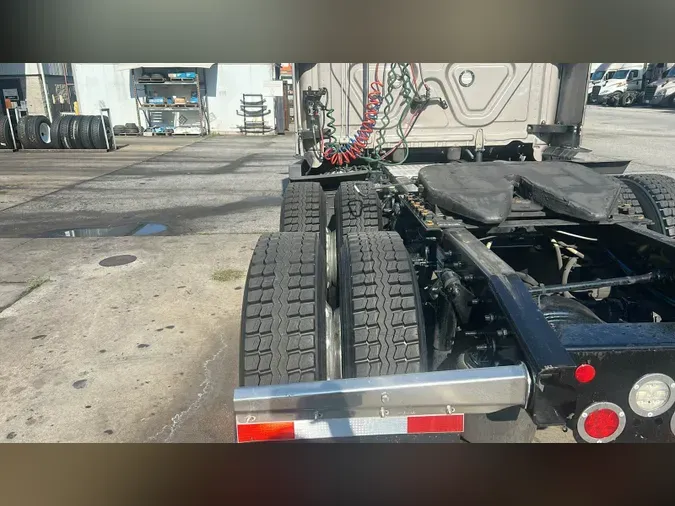 2022 Freightliner Cascadia 126