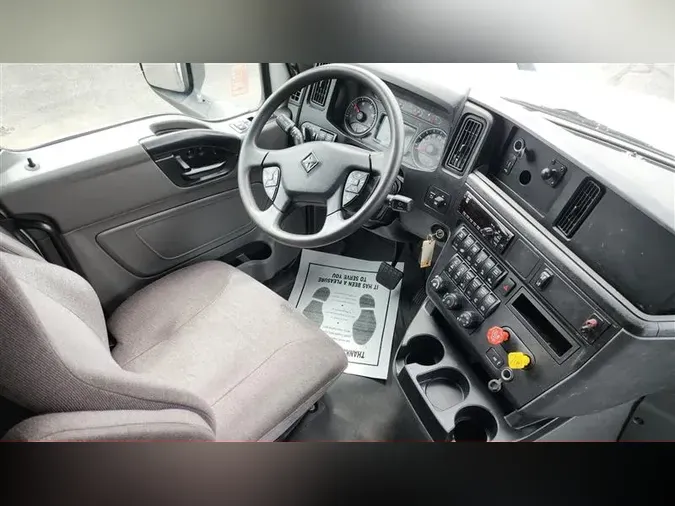 2021 INTERNATIONAL LT625