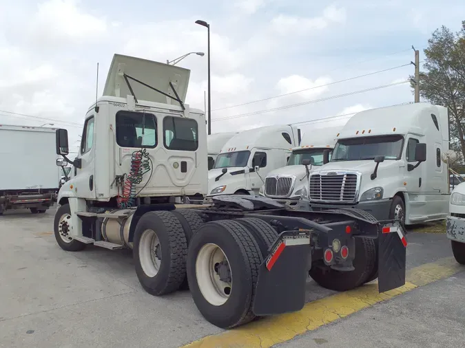 2017 FREIGHTLINER/MERCEDES CASCADIA 125