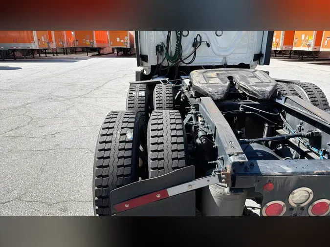 2021 Freightliner Cascadia 126