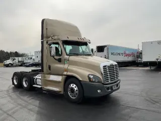 2016 FREIGHTLINER X12564ST