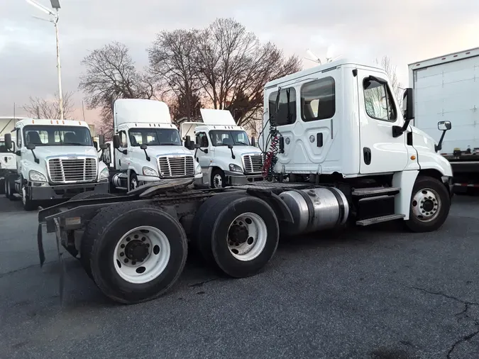 2017 FREIGHTLINER/MERCEDES CASCADIA 125