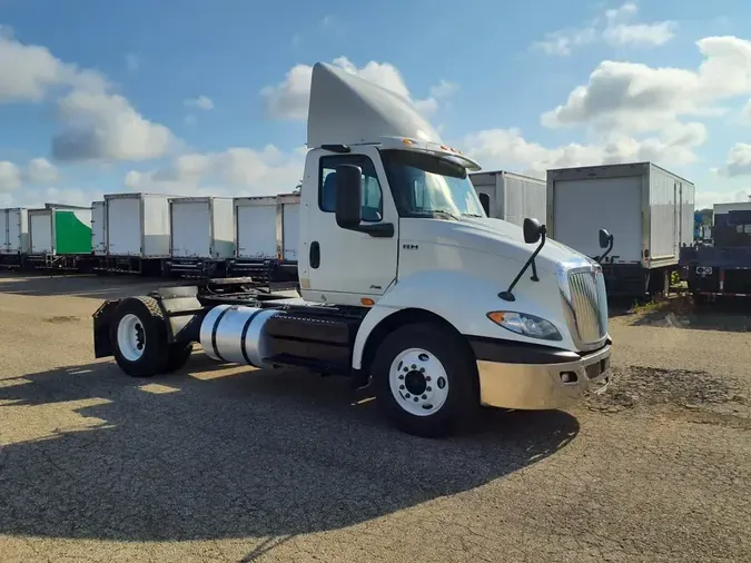 2019 NAVISTAR INTERNATIONAL RH613 DAYCAB S/A