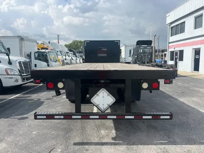 2017 FREIGHTLINER M2 106