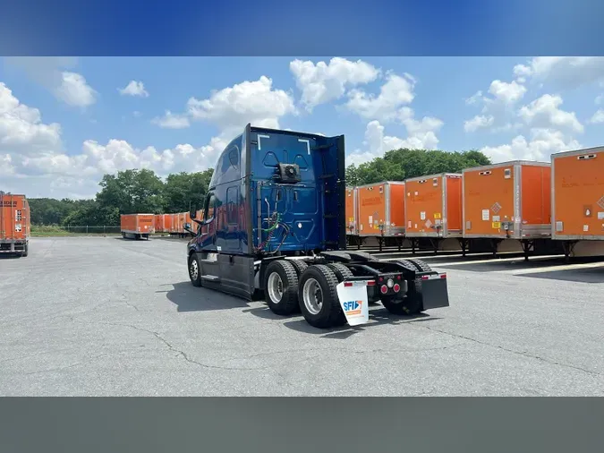 2023 Freightliner Cascadia 126