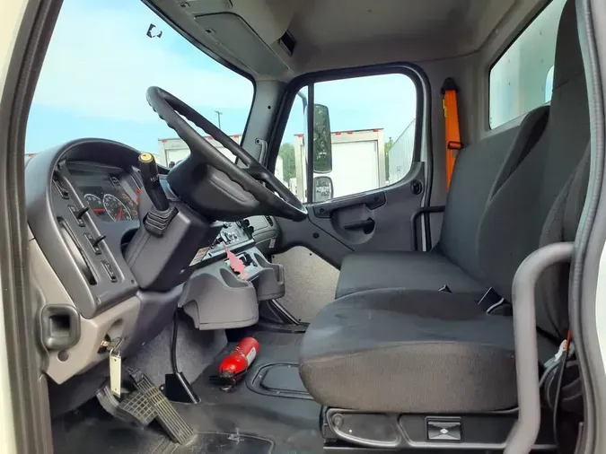 2022 FREIGHTLINER M2 106