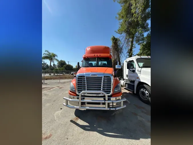2018 FREIGHTLINER CASCADIA 125