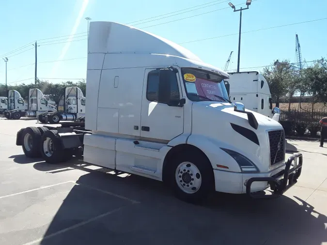 2019 VOLVO VNR64T-640