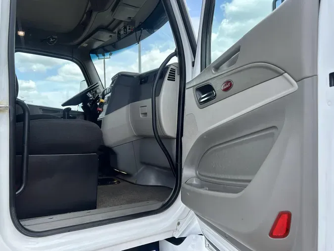 2020 Peterbilt 567