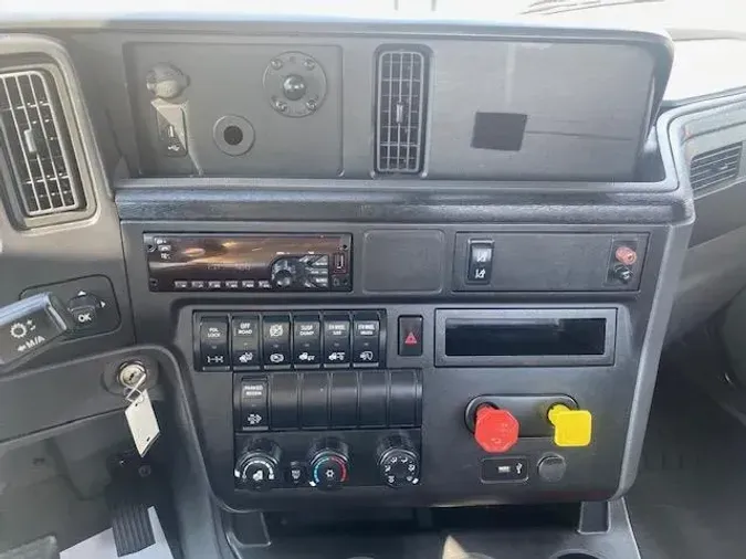 2020 International LT625