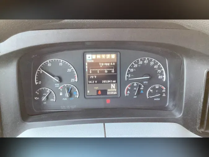 2021 Freightliner Cascadia 126