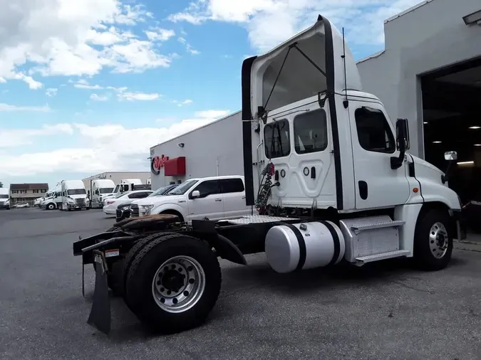 2020 FREIGHTLINER/MERCEDES CASCADIA 12536d561839a459fee04bd5143bc2a81d9