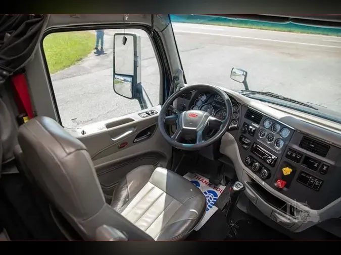 2020 PETERBILT 579