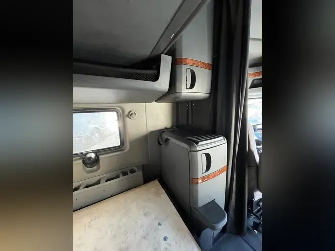 2022 International LT625