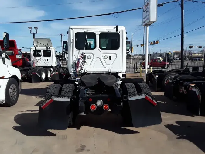 2020 FREIGHTLINER/MERCEDES NEW CASCADIA 126