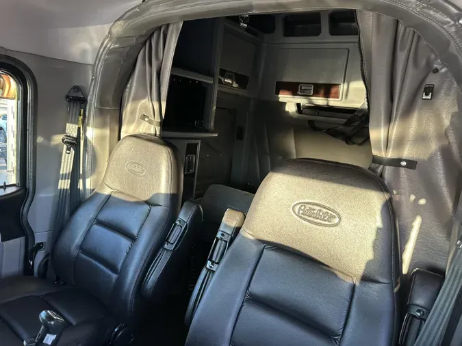 2024 Peterbilt 389