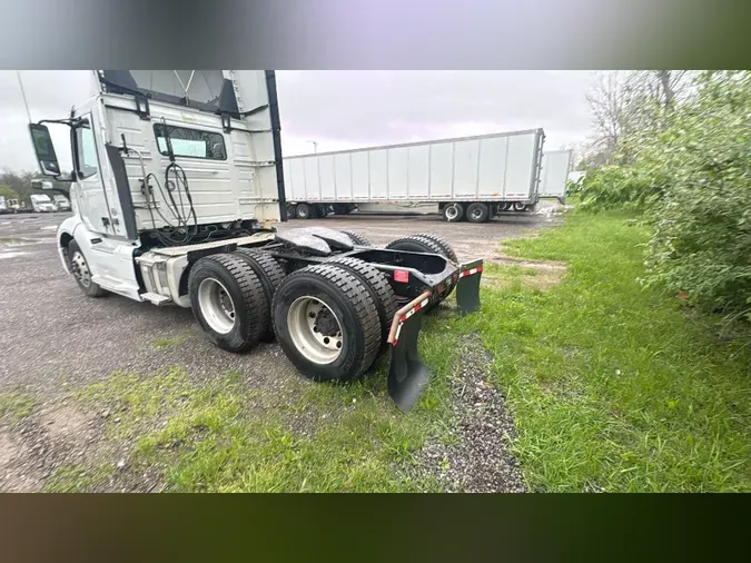 2019 Volvo VNL300