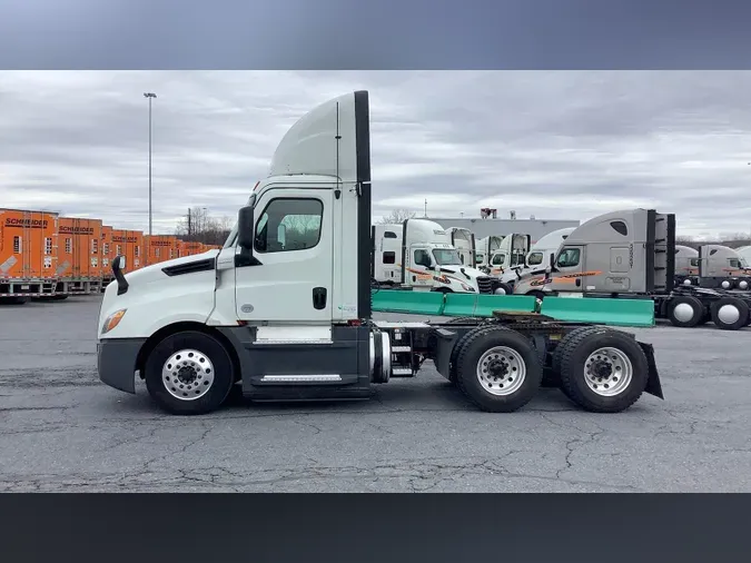 2020 Freightliner Cascadia 12636e62fff230a3e898381ae1dbe1b2eb5