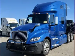 2022 INTERNATIONAL LT