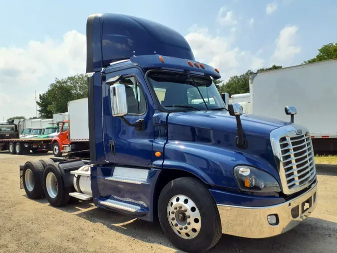 2016 FREIGHTLINER/MERCEDES CASCADIA 125