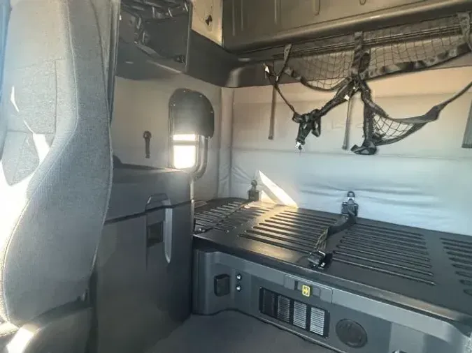2020 Freightliner New Cascadia 126
