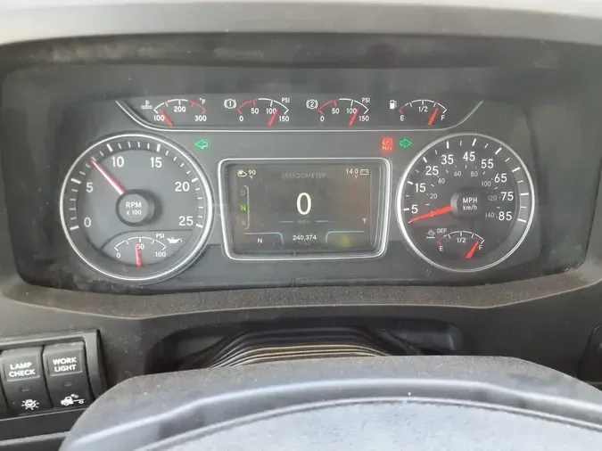 2019 NAVISTAR INTERNATIONAL LT625 SLPR CAB