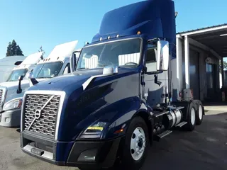 2019 VOLVO VNL64T-300