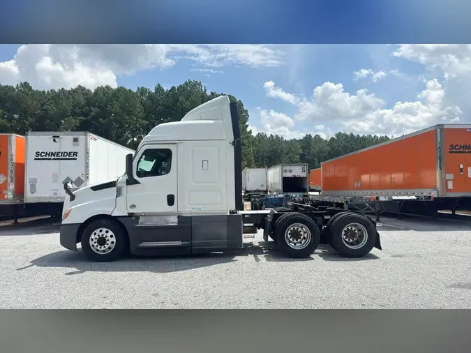 2019 Freightliner Cascadia 126