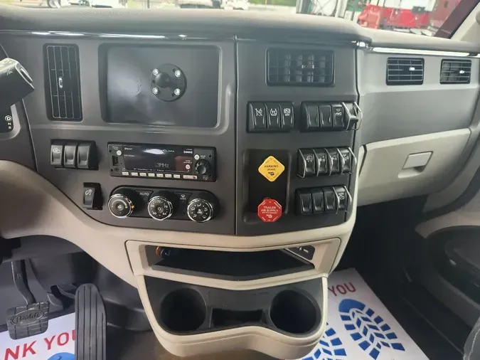 2023 PETERBILT 579