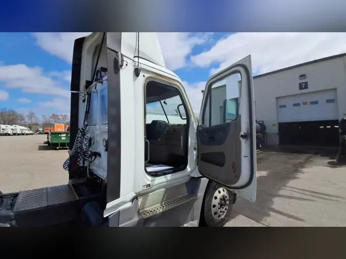 2019 Freightliner Cascadia 125