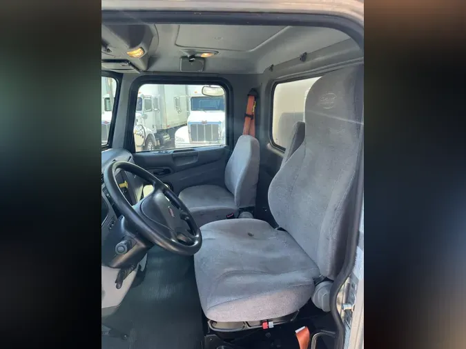 2019 Peterbilt 330