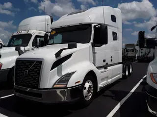 2020 VOLVO VNL64T-760