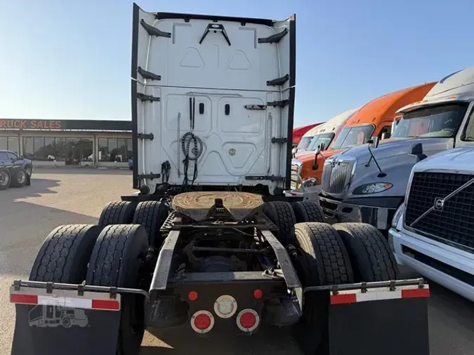 2019 FREIGHTLINER CASCADIA 126