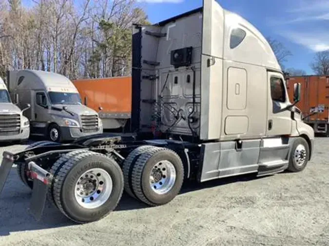 2020 Freightliner Cascadia