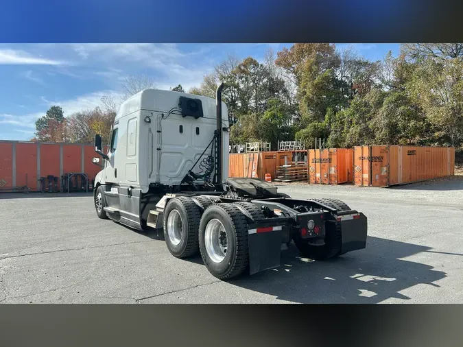 2022 Freightliner Cascadia 12637068b1724710c525e5a916a1bce8a06