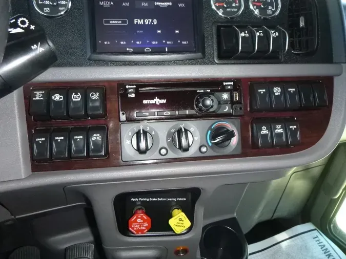 2022 Peterbilt 389