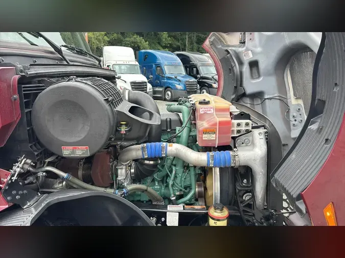 2024 Volvo VNL860370b6eaaa3da20383ae3a072b52aee23