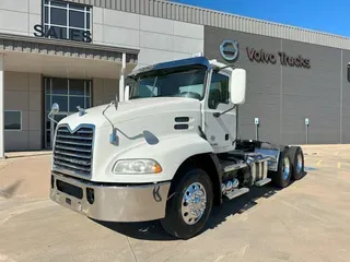 2018 MACK CXU613