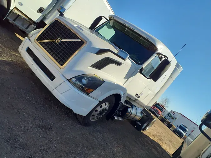 2017 VOLVO VNL64TRACTOR371143b353ab21778b642d3eea25b987