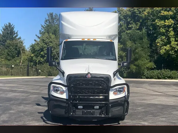 2025 INT LT625 6X437115e1f7f683cc3983c8a102e9c591f