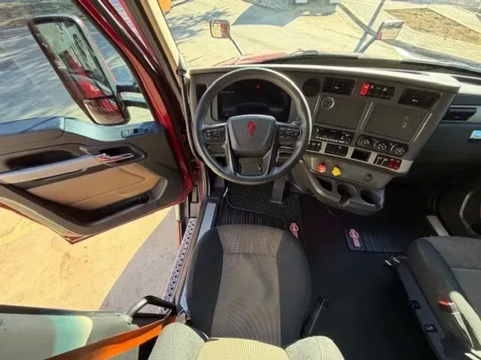 2023 Kenworth T6803717bed1c747d9376a64528b23455bae