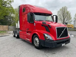 2017 VOLVO VNL64670