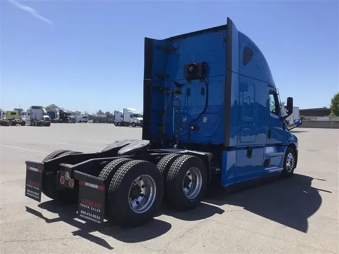 2021 FREIGHTLINER CA126