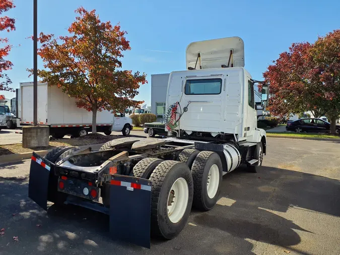 2018 VOLVO VNL64TRACTOR