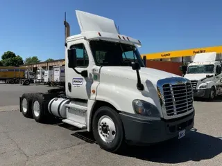 2016 FREIGHTLINER X12564ST