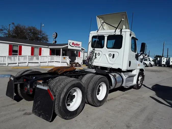 2019 FREIGHTLINER/MERCEDES CASCADIA 125