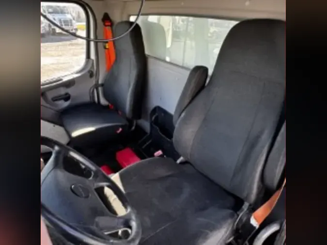 2019 FREIGHTLINER/MERCEDES M2 106