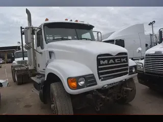 2005 MACK GRANITE CV713