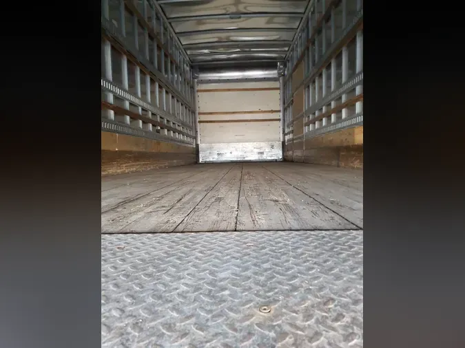 2018 FREIGHTLINER M2 106